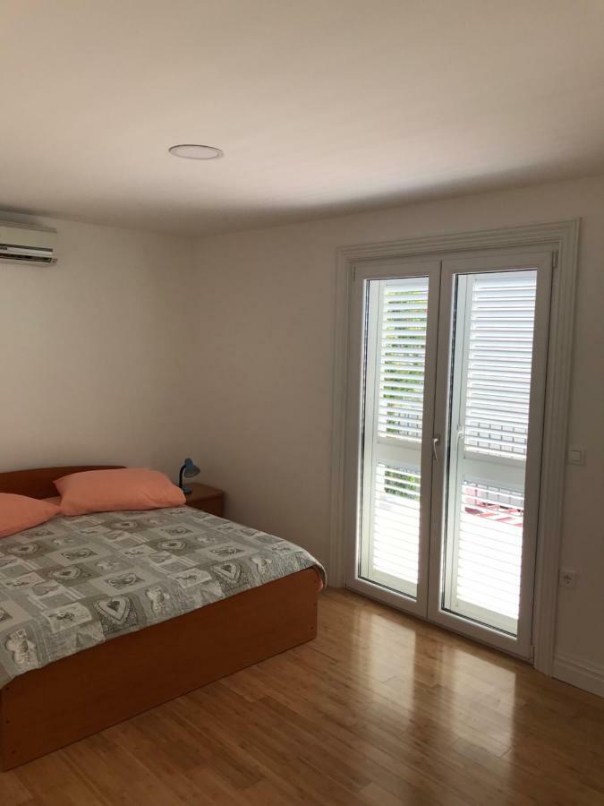 Apartment Mila Srima Bagian luar foto