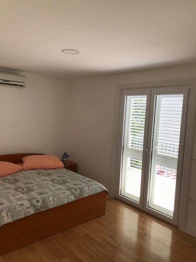 Apartment Mila Srima Bagian luar foto