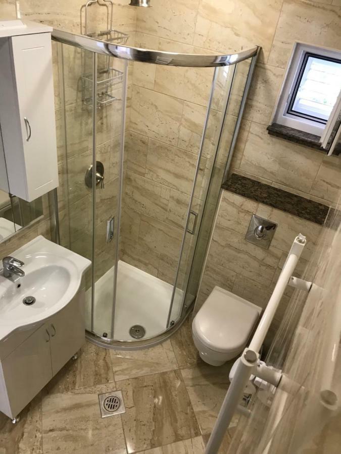 Apartment Mila Srima Bagian luar foto